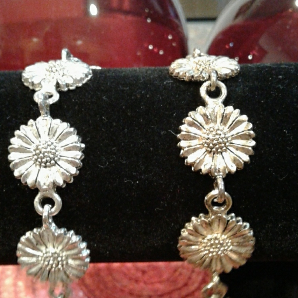 2 VINTAGE flower bracelets